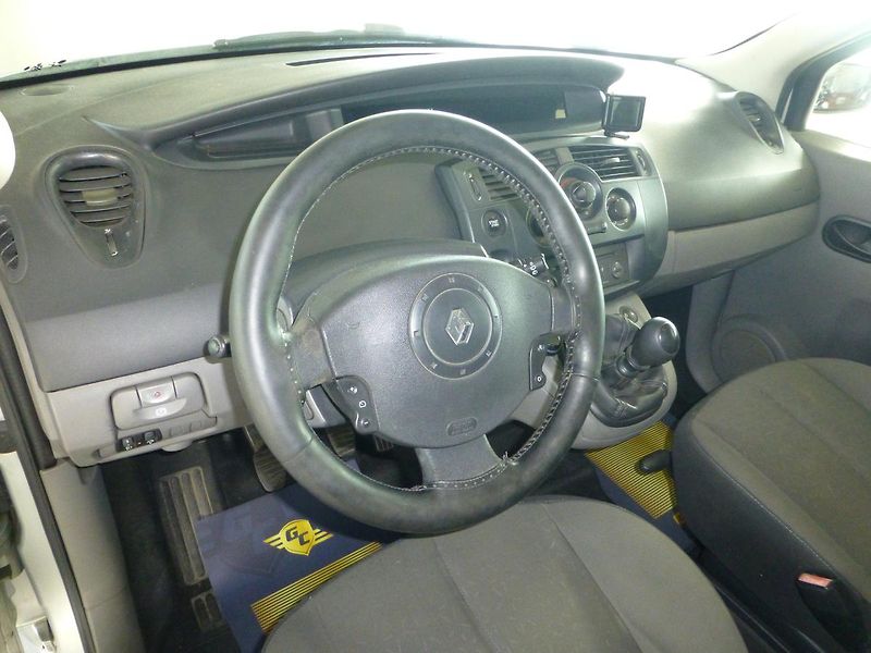Renault Scénic (2003) 1,6 16V-83KW**DIGI**ALU**TAŽNÉ - fotka 12 z 25