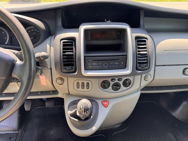 Opel Vivaro 2.0CDTI 84Kw L2 - 9.Mist - fotka 9 z 17