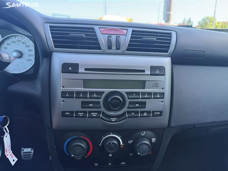 Fiat Stilo (2007) 1.4i, 70kw Původ ČR Nová STK - fotka 16 z 17