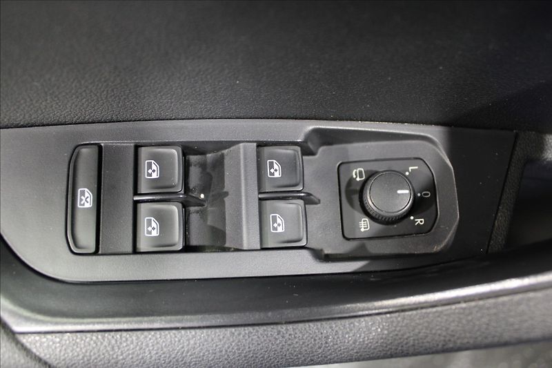 Škoda Karoq 2,0 TDI DSG 4x4 1.majitel CZ - fotka 14 z 34