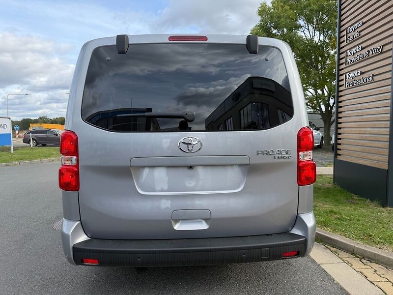 Toyota ProAce Verso L2 2.0D 8AT Family Executive W - fotka 5 z 10
