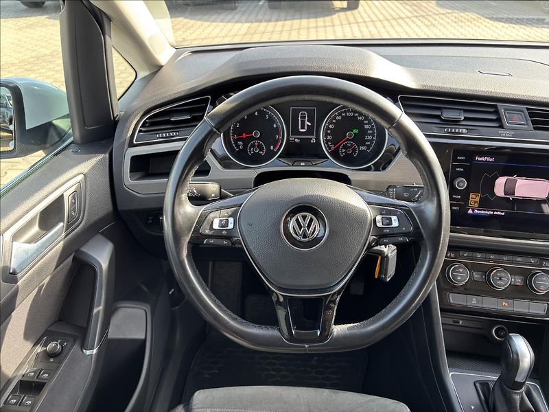 Volkswagen Touran 1,5 TSi Maraton Edition 7.Míst - fotka 19 z 47