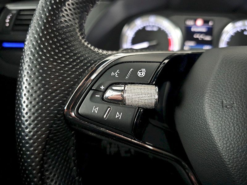 Škoda Superb (2020) 1.5TSI 110kW DSG SPORTLINE NAV - fotka 21 z 28