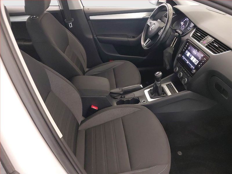 Škoda Octavia (2018) Ambition 1.6 TDI, Tempomat - fotka 9 z 17