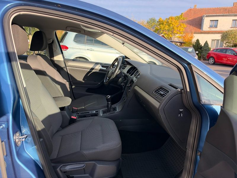 Volkswagen Golf (2015) Rabbit 1.2 TSI 63kW EA211 - fotka 24 z 33