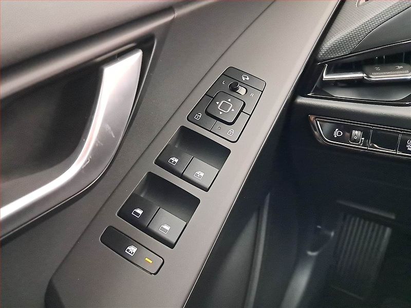 Kia Niro (2026) Style Hybrid - fotka 18 z 20