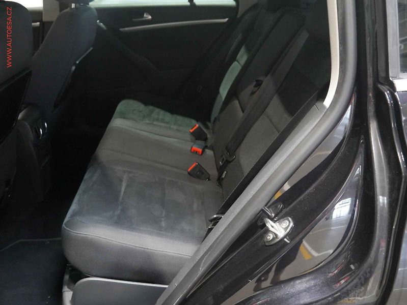 Volkswagen Tiguan (2011) 2.0TDi 4x4, ČR, Klima - fotka 10 z 22