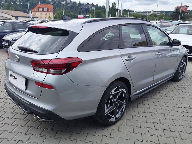 Hyundai i30 1.5  T-GDI/103kW N-Line DCT - fotka 5 z 35