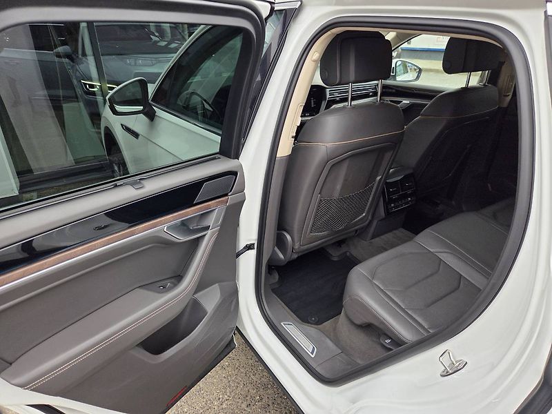 Volkswagen Touareg (2019) 3.0 TDI 210kW Vztduch/Noční vi - fotka 40 z 44