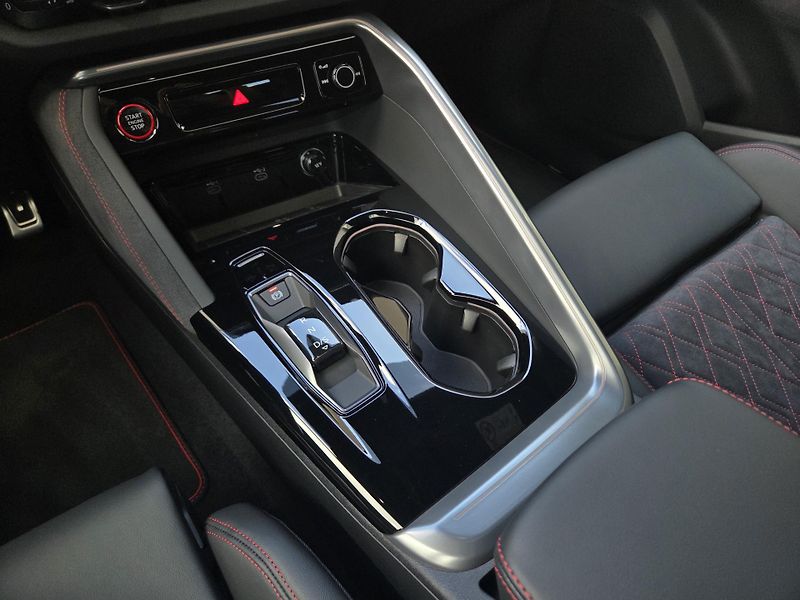 Audi Q5 SB Q S-Line Vzduch Pano MAXvýb - fotka 46 z 61