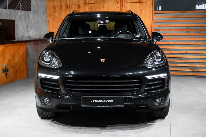 Porsche Cayenne Diesel Platinum - fotka 2 z 20