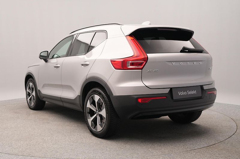 Volvo XC40 B4 DARK PLUS AUT CZ 1.maj - fotka 9 z 46