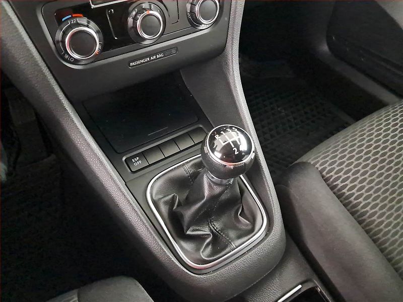 Volkswagen Golf (2009) 1.4 16V - fotka 13 z 15