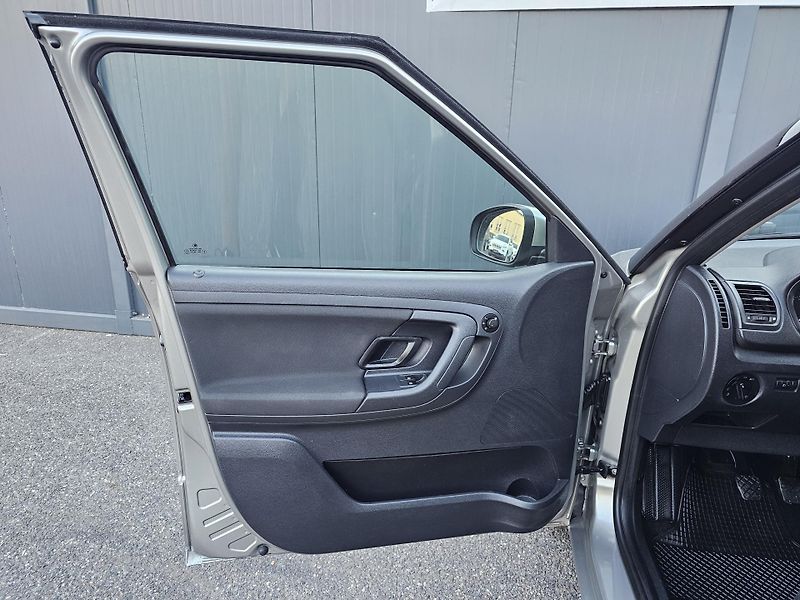 Škoda Fabia 1.2 TSI 63kW,KLIMA,TEMPOMAT - fotka 16 z 50