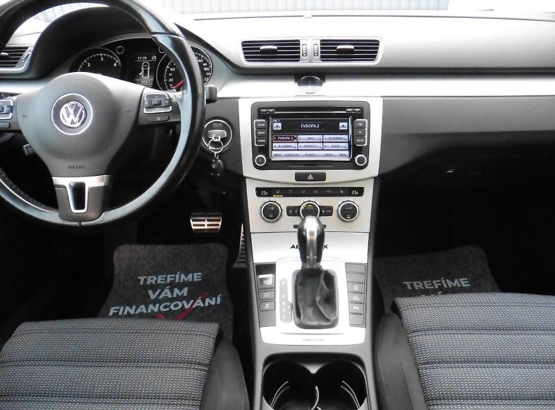Volkswagen Passat 2,0 TDI Alltrack 4motion DSG - fotka 14 z 14