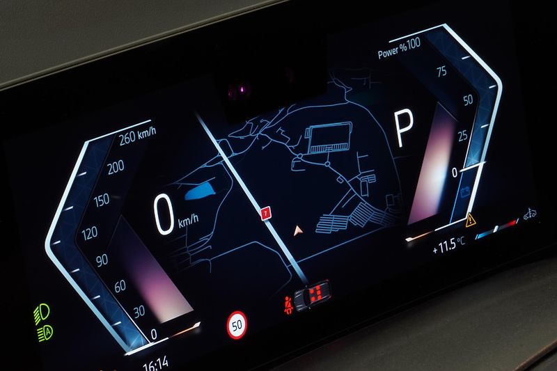 BMW X5 Xdrive30d,360,HUD,ACC,TAŽNÉ - fotka 18 z 41