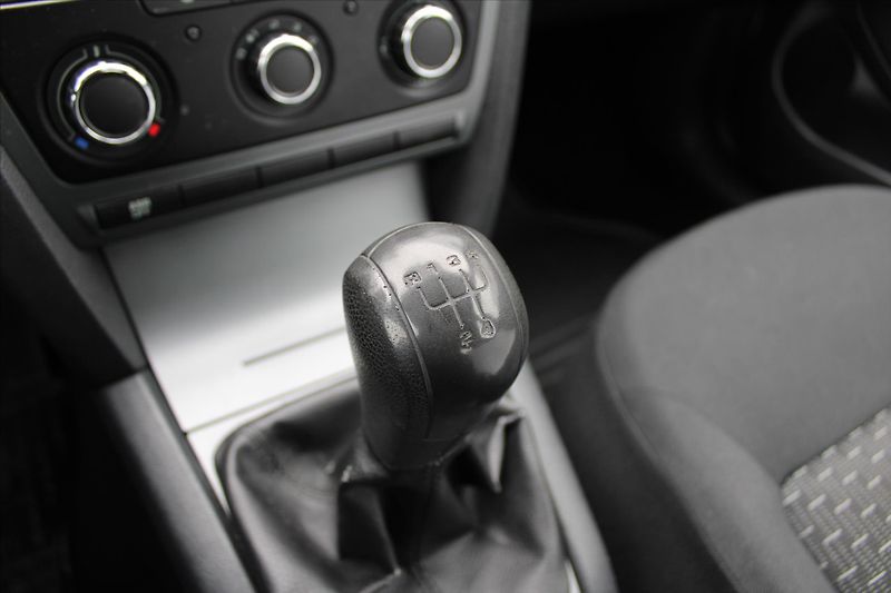 Škoda Octavia 1.6 TDI 77kW 1. MAJ. ČR DPH - fotka 15 z 16