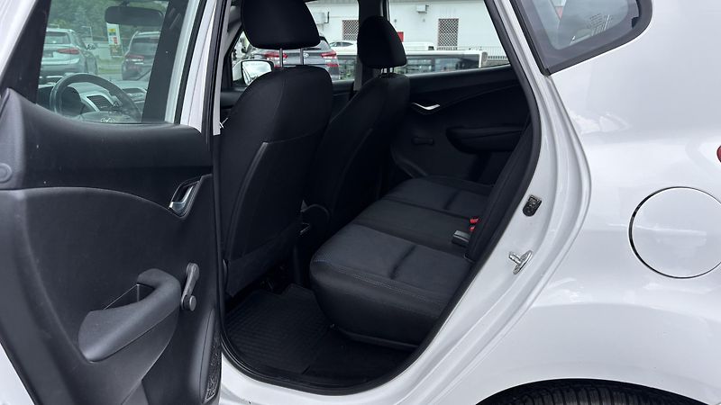Hyundai ix20 (2013) 1,4CRDi TRIKOLOR - fotka 13 z 17
