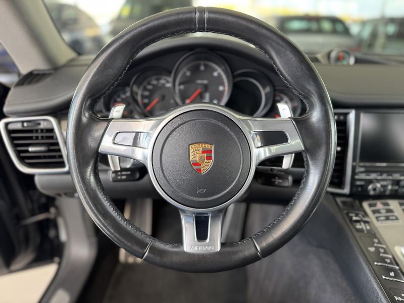 Porsche Panamera Diesel*221kW*Chrono*Webasto - fotka 22 z 33
