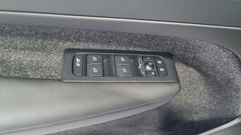 Volvo XC40 (2026) B3 2.0L 163 HP AT7 FWD CORE - fotka 14 z 17