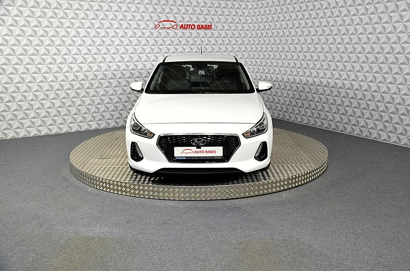 Hyundai i30 (2017) 1.4i 73kW HB - fotka 2 z 19