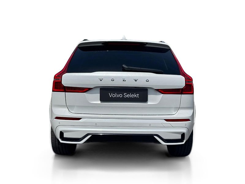 Volvo XC60 T8 AWD ULTIMATE // REZERVACE - fotka 4 z 45