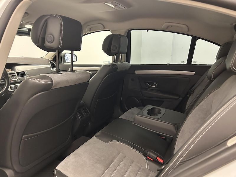 Renault Laguna 2.0 dCi Dynamic - fotka 16 z 22