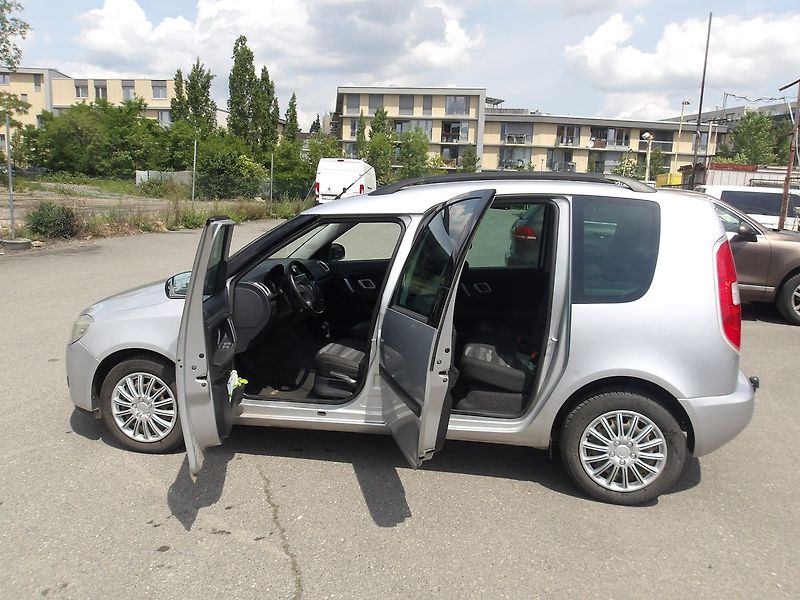 Škoda Roomster 1,6i AUTOMAT !!! - fotka 4 z 28