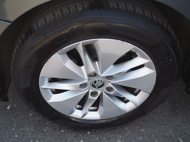 MG ZS (2023) 1.5i, Comfort, LED - fotka 8 z 32