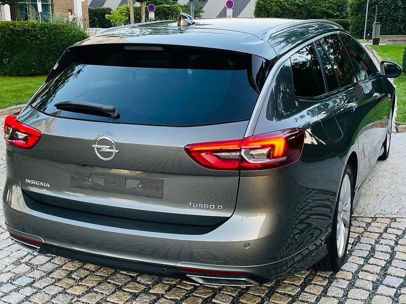 Opel Insignia 2.0CDTi MAN SERVISKA TAŽNÉ LED - fotka 10 z 55