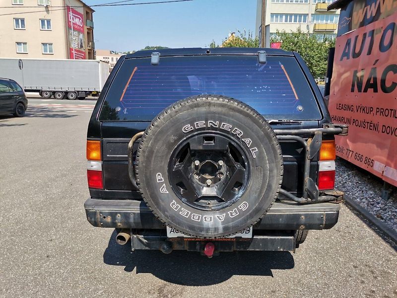 Nissan Pathfinder (1989) 3.0i V6 Terrano I D21 4x4 3dv. - fotka 4 z 30