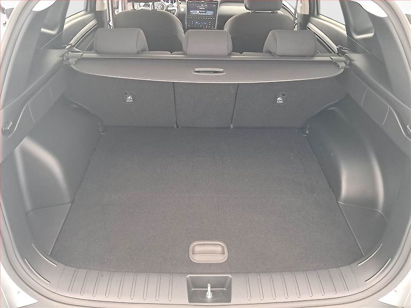 Hyundai Tucson (2023) 1.6 T-GDI - fotka 14 z 17