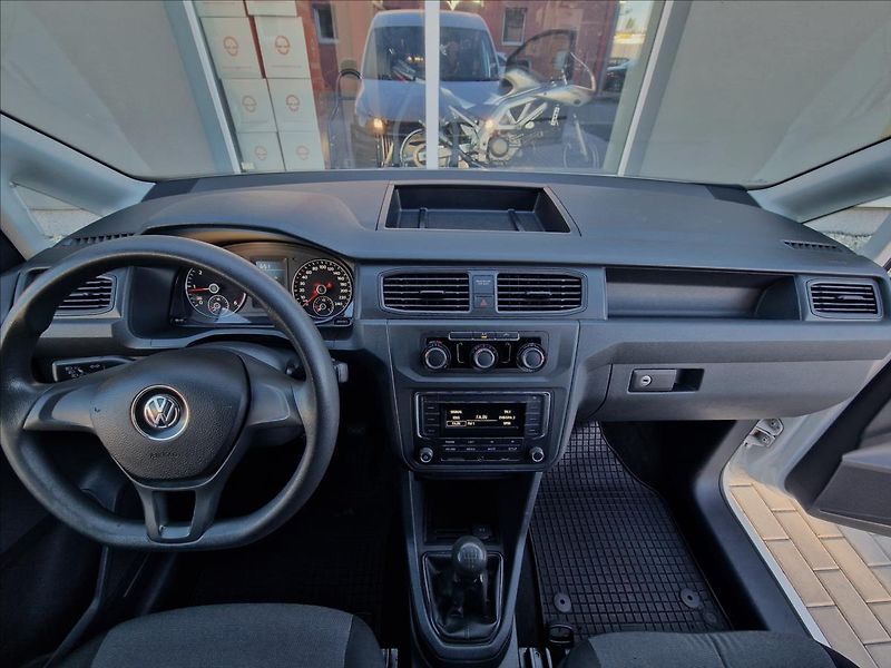 Volkswagen Caddy 2.0TDI 75kW, tažné, ČR,1.Maj. - fotka 24 z 45