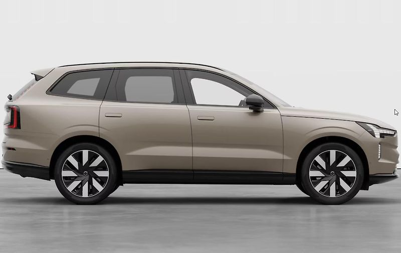 Volvo EX90 (2024) - fotka 6 z 14