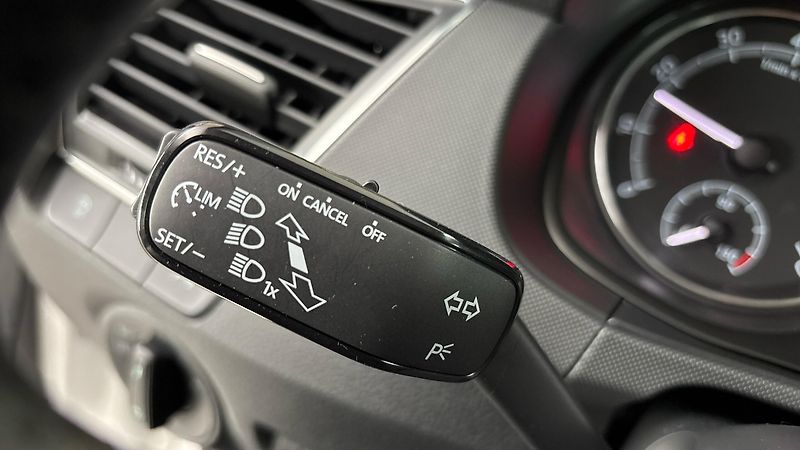 Škoda Fabia 1.0 TSI Ambition Combi - fotka 14 z 22