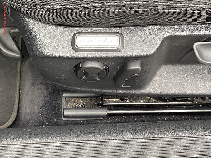 Volkswagen Passat (2018) 2.0 TDi, Comfortline, DSG - fotka 13 z 18