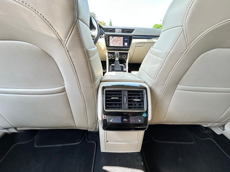 Škoda Superb (2018) - fotka 12 z 12