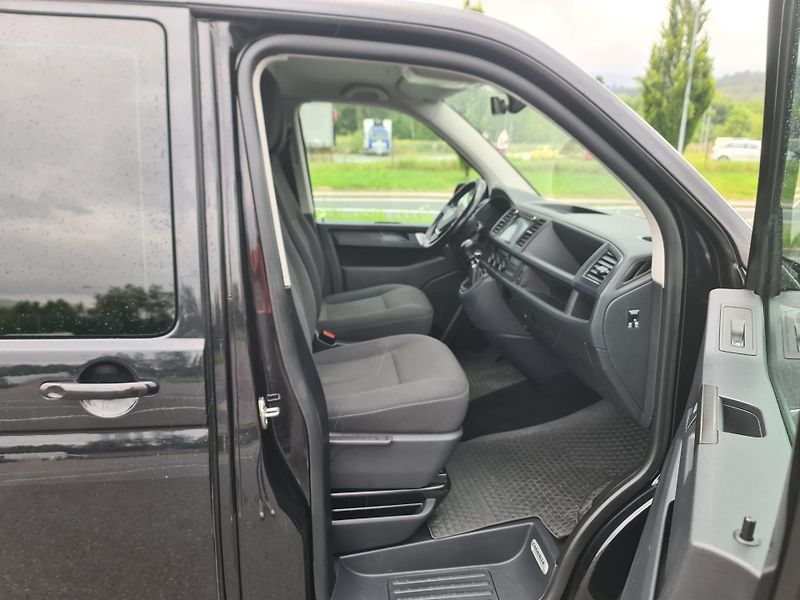 Volkswagen Transporter (2016)  CARAVELLE T6 2.0 TDi OLOMOUC - fotka 28 z 86