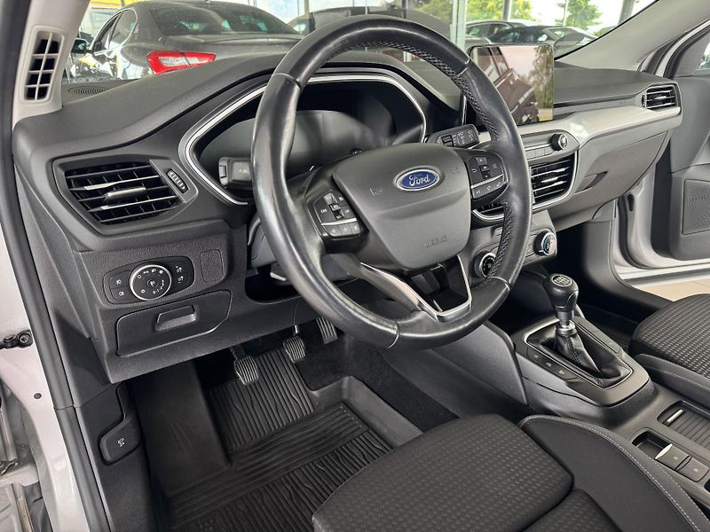 Ford Focus 1,5TDCi 88kW*Navi*Vyhř.Volant - fotka 9 z 32