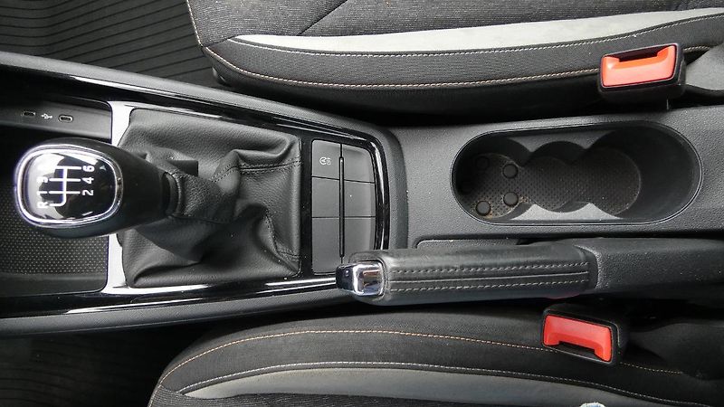 Škoda Scala 1.0 TSI Style - fotka 18 z 23