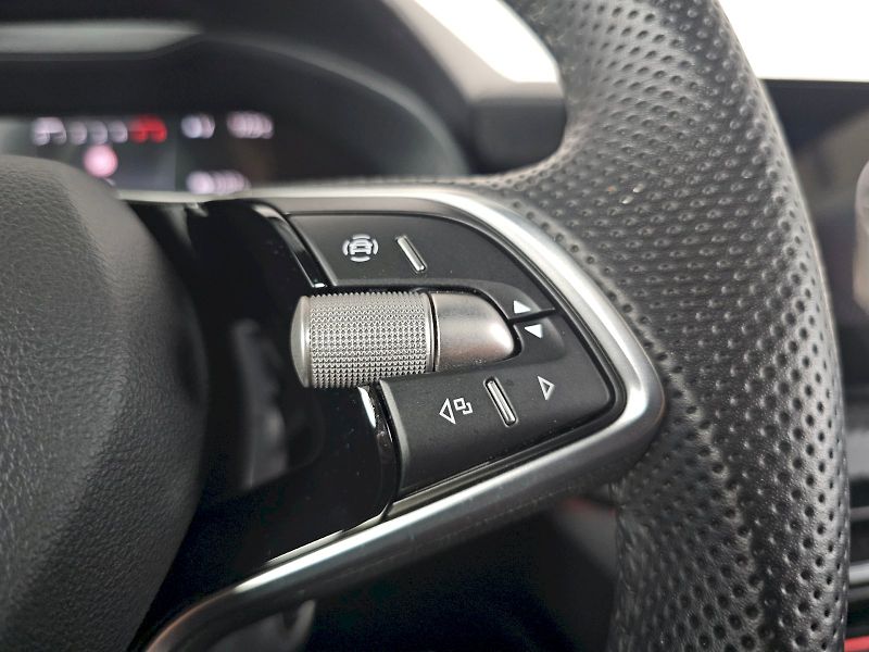 Škoda Kamiq (2025) 1.0TSi 85kW MONTE CARLO - fotka 10 z 35