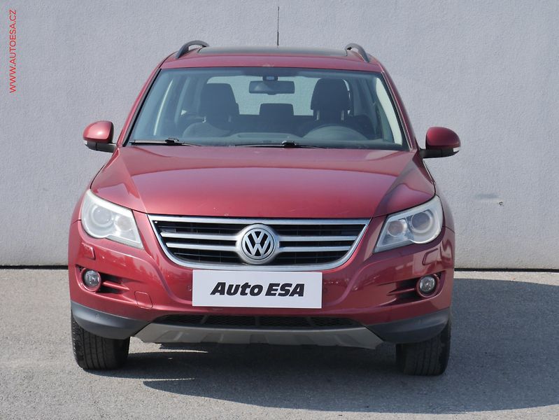 Volkswagen Tiguan (2009) 2.0 TSi 4x4, ČR, DSG, bixen - fotka 2 z 19
