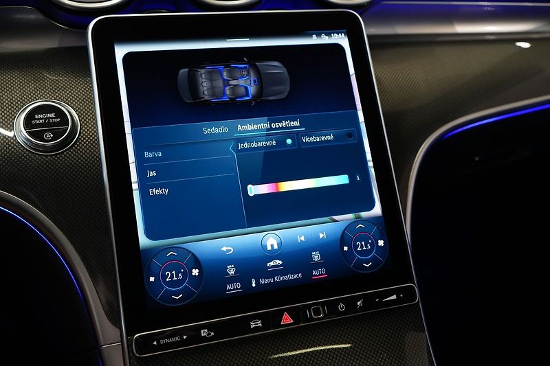 Mercedes-Benz Třídy C 300d 4MATIC AMG, Panorama, HUD - fotka 40 z 50
