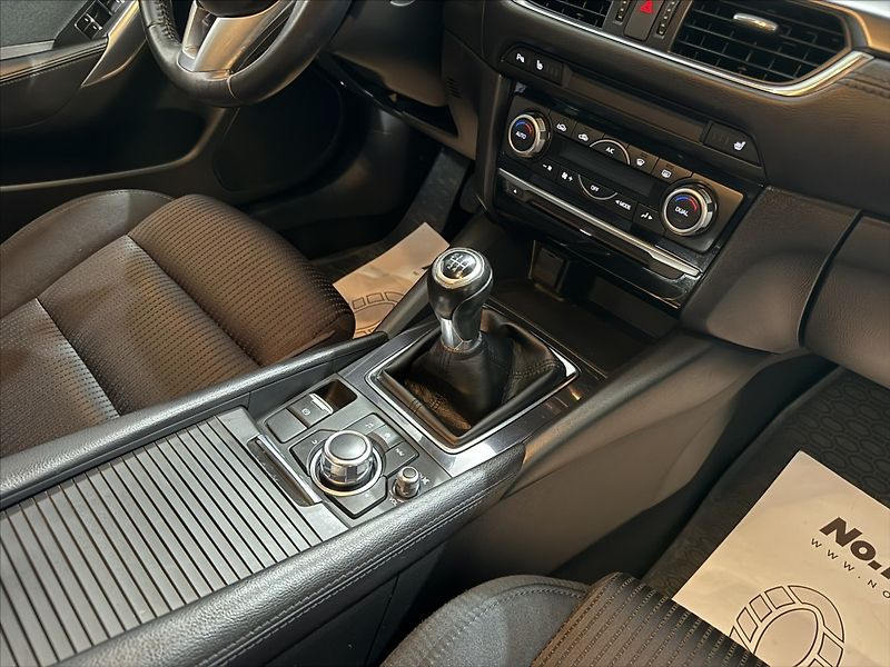 Mazda 6 2,2   D 1.MAJITEL 1.ROK ZÁRUKA - fotka 23 z 42