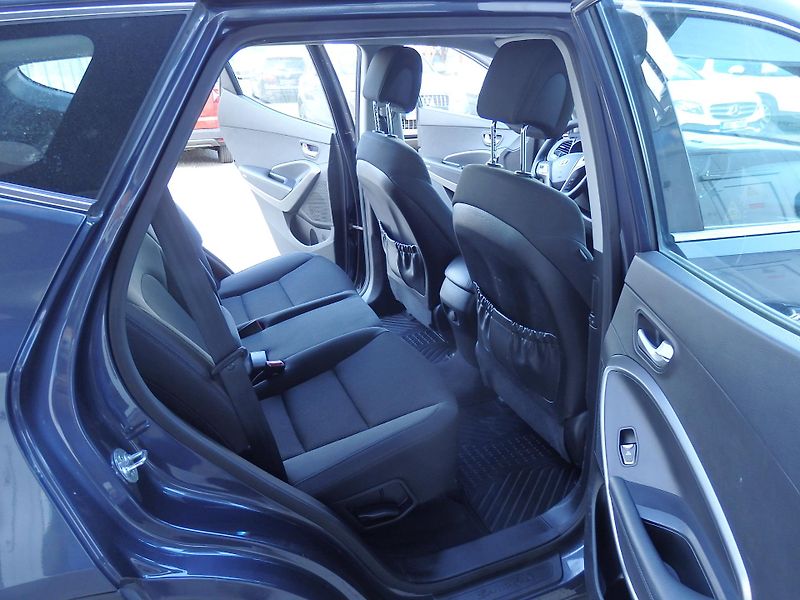 Hyundai Santa Fe 2.2 CRDi AWD ZÁLOHOVÁNO - fotka 10 z 17
