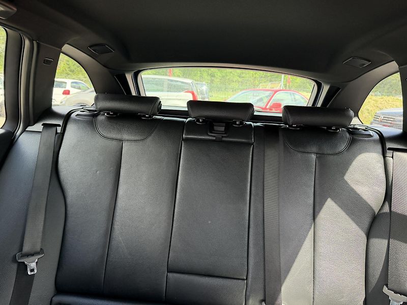 BMW Řada 3 335 D x-drive M-packet - fotka 17 z 23