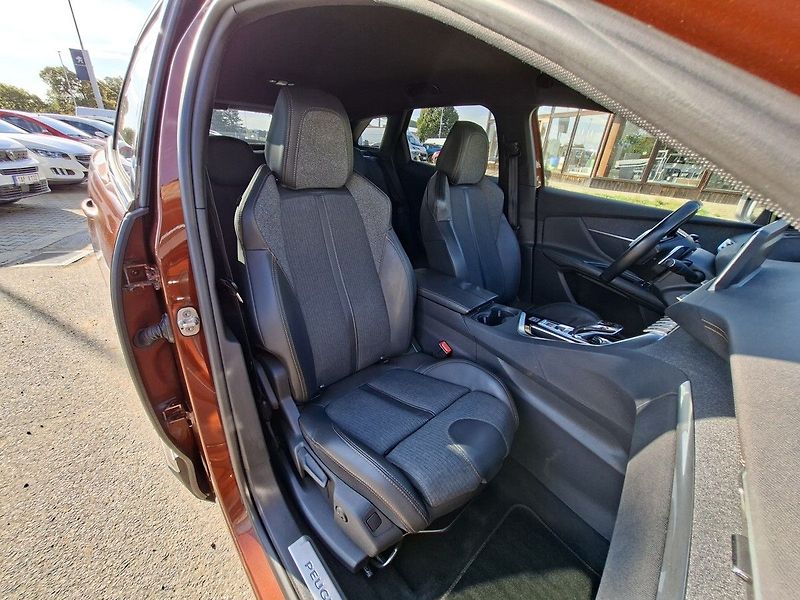 Peugeot 3008 GT LINE 1,6 THP EAT6 - fotka 15 z 28