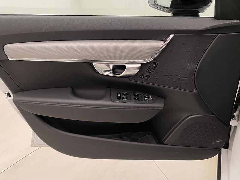 Volvo V90 T6 AWD RECHARGE DARK PLUS - fotka 7 z 60