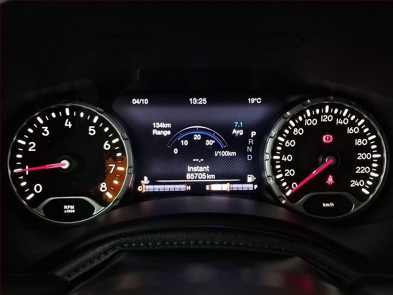Jeep Renegade (2016) Limited 1.4 MultiAir, 4X4 - fotka 11 z 20