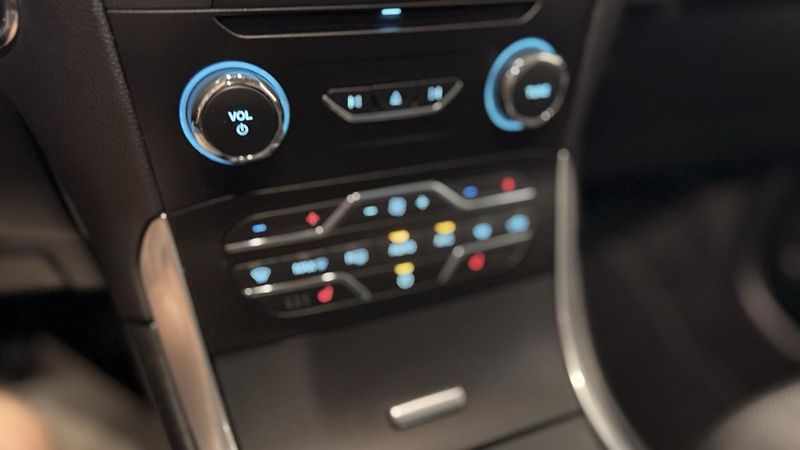 Ford S-MAX (2023) 2.5 HYBRID,TITANIUM,ZÁRUKA - fotka 24 z 35